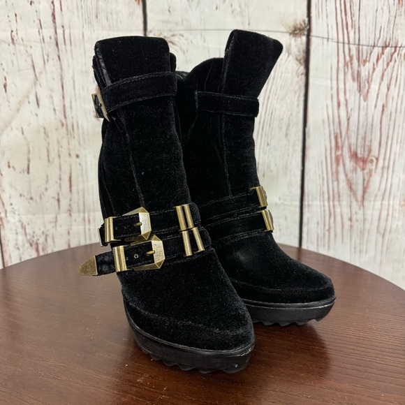 Jeffrey Campbell x LF  Crushed Velvet Buckled Boots Vintage Gothic look 7 GuC - Picture 2 of 16